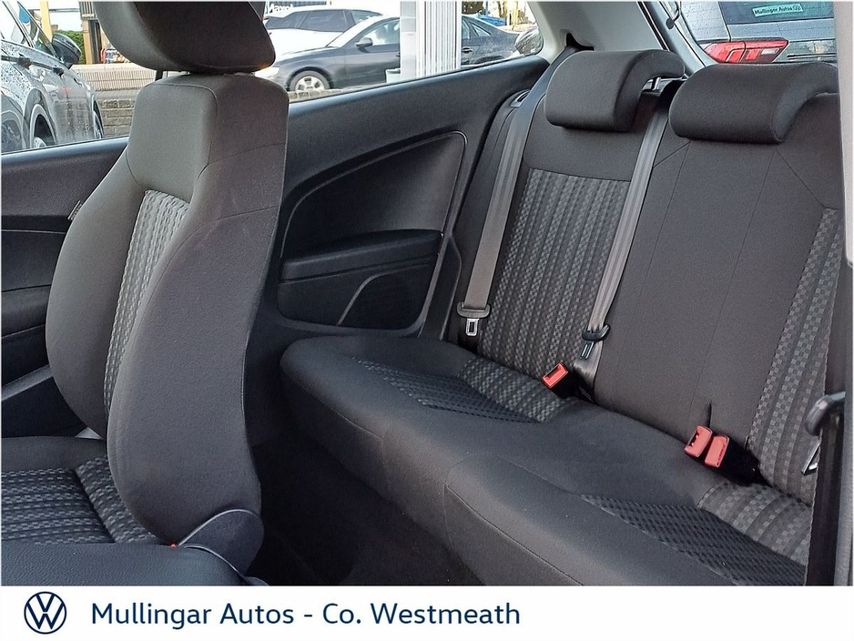 2015 Volkswagen Polo - image 7