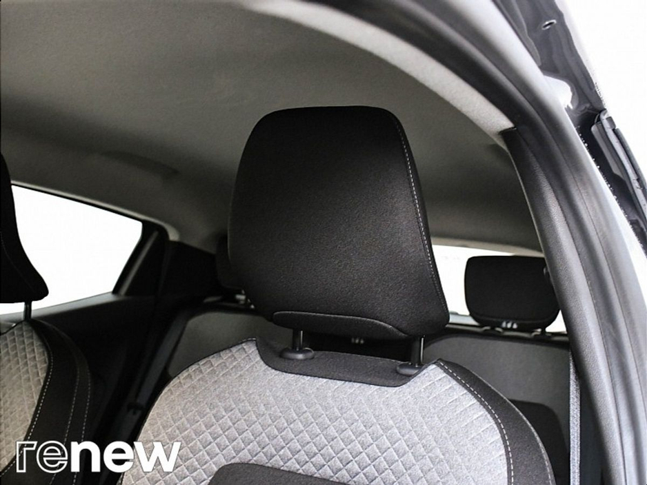 2025 Renault Clio - image 22