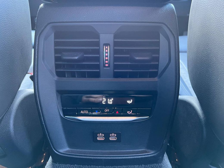 2021 BMW 3 Series - image 13