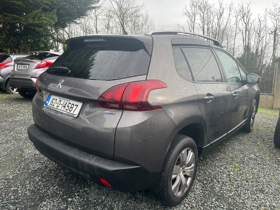 2016 Peugeot 2008 - image 4