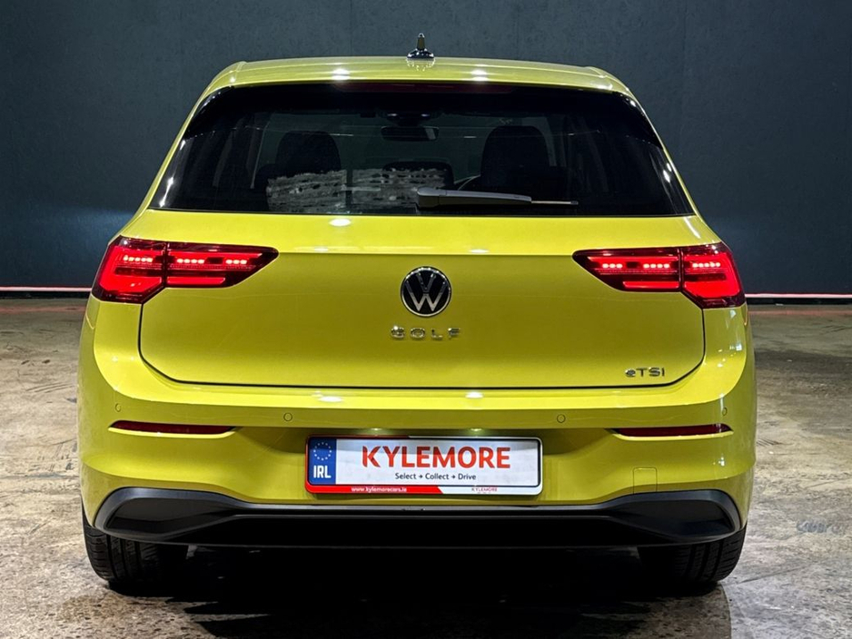 2024 Volkswagen Golf - image 4