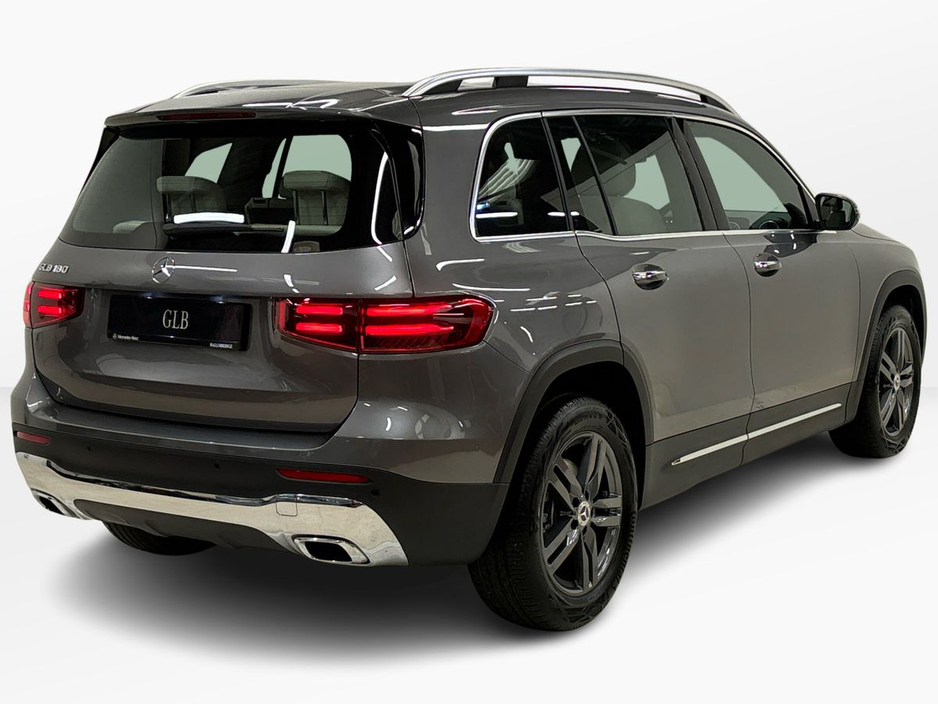 2025 Mercedes-Benz GLB - image 3