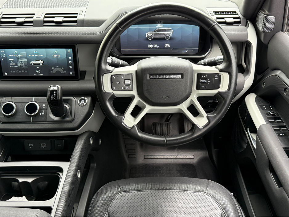 2021 Land Rover Defender - image 17