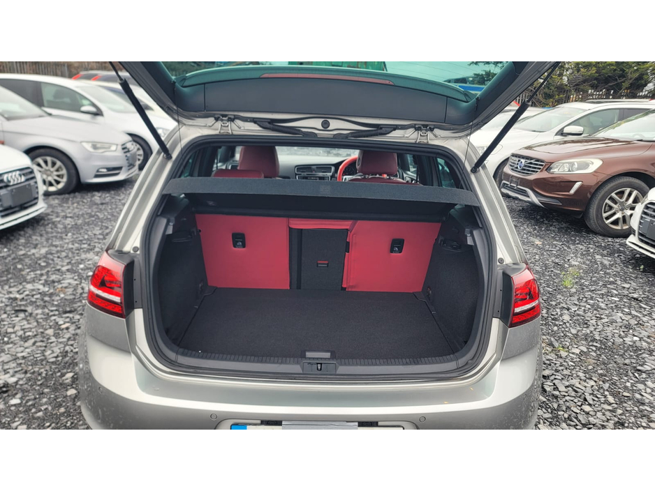 2016 Volkswagen Golf - image 9