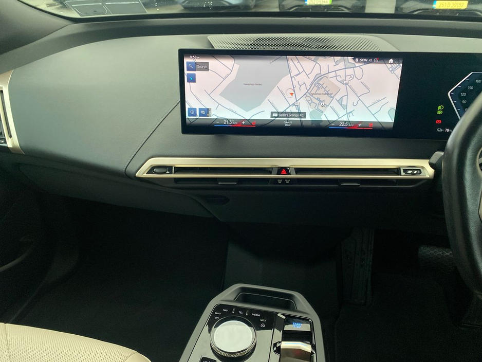 2022 BMW iX - image 11