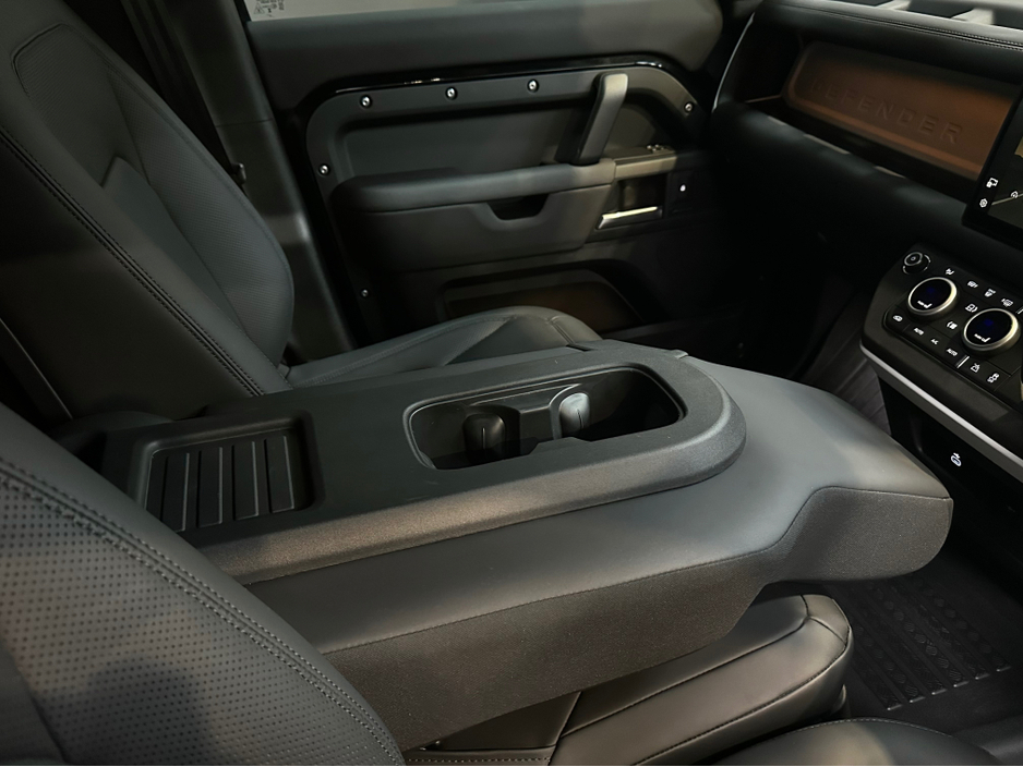 2025 Land Rover Defender - image 18