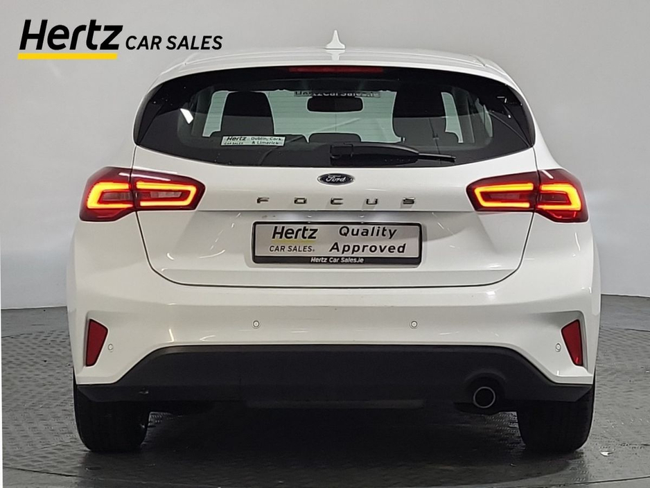 2023 Ford Focus - image 4