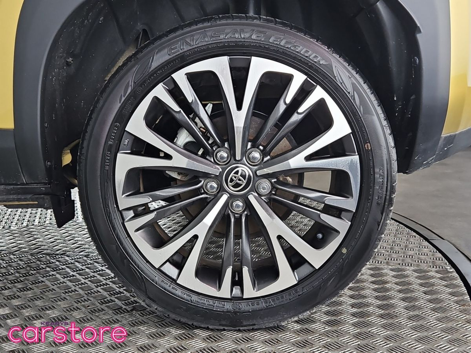 2022 Toyota Yaris Cross - image 14