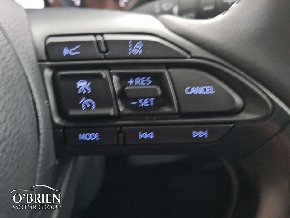 2024 Toyota Yaris Cross - image 17