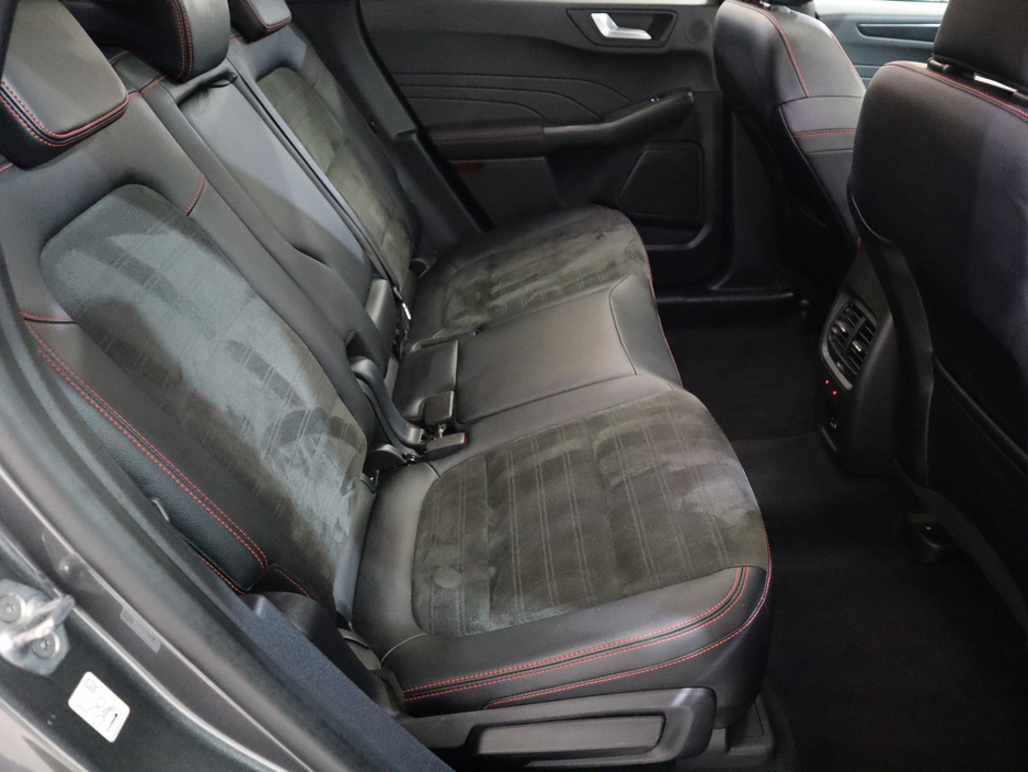 2022 Ford Kuga - image 27