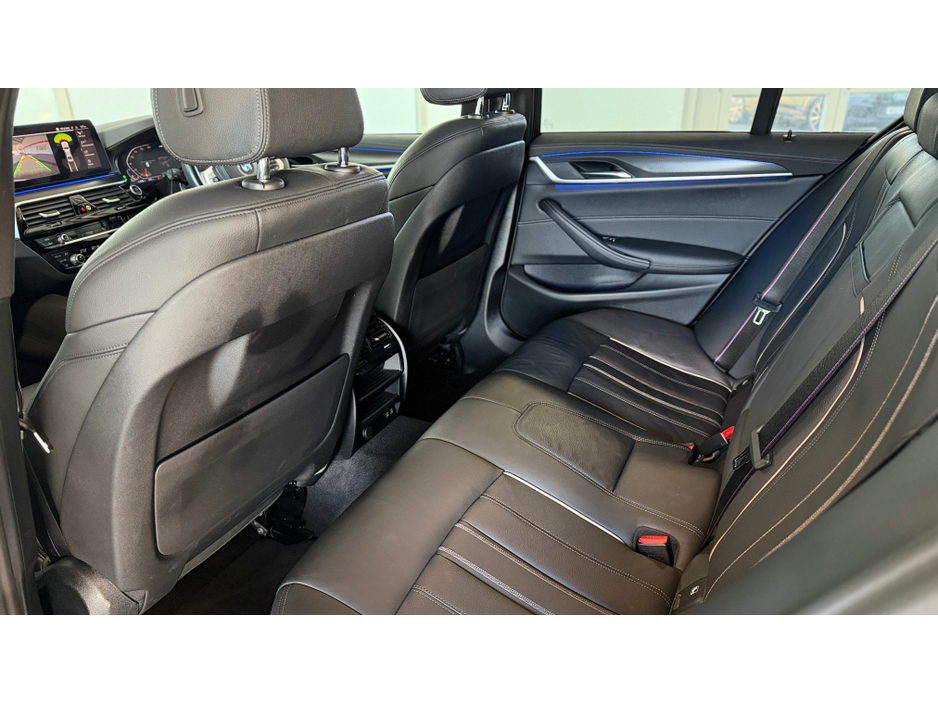 2023 BMW 5 Series - image 11