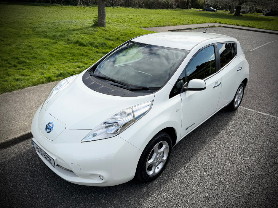 2015 Nissan Leaf - image 12