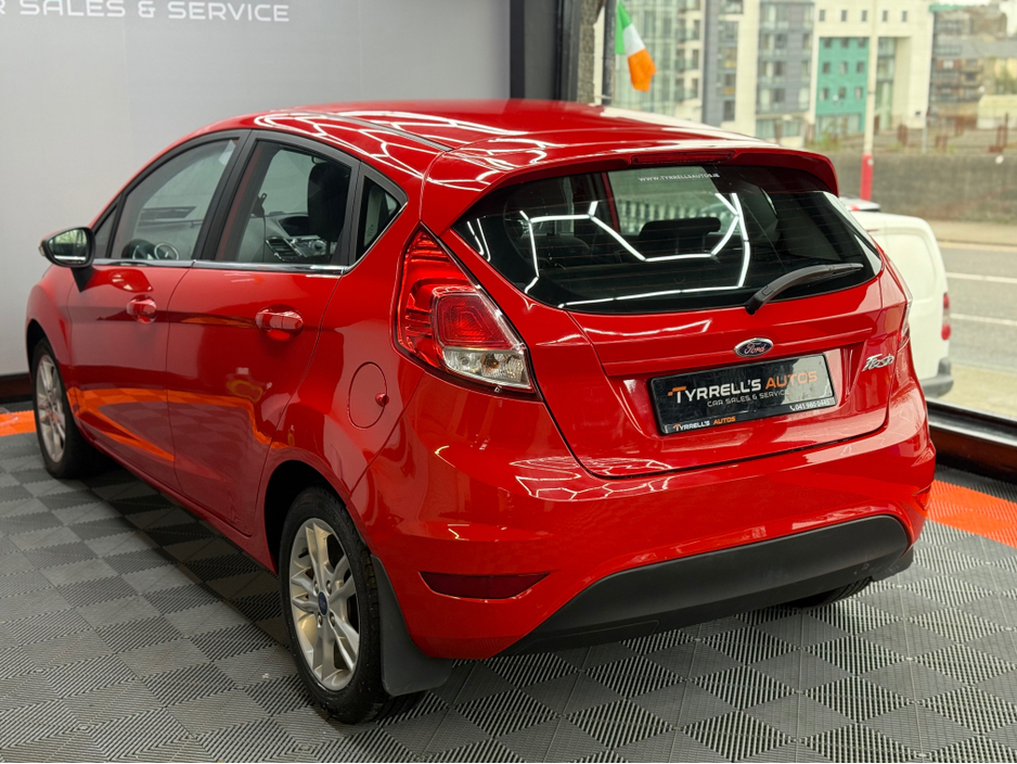 2012 Ford Fiesta - image 7