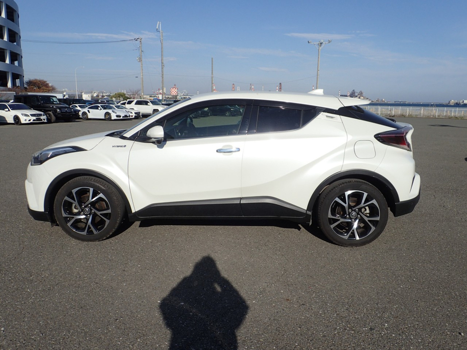 2018 Toyota C-HR - image 4