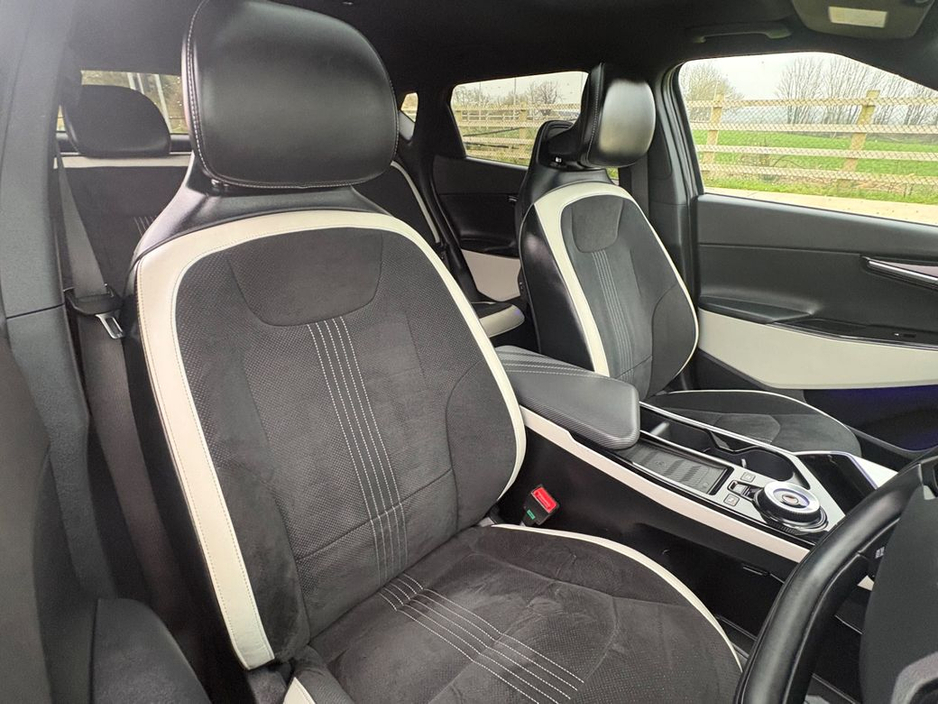 2022 Kia EV6 - image 7
