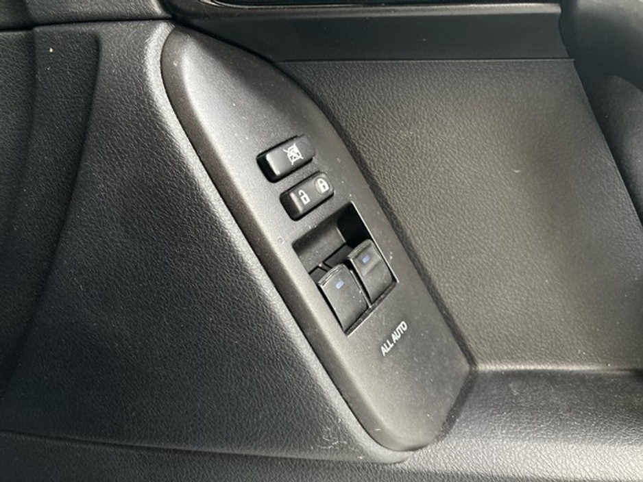 2023 Toyota Landcruiser - image 15