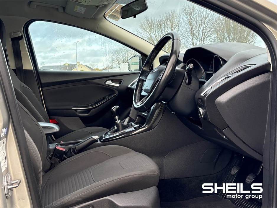 2018 Ford Focus - image 10