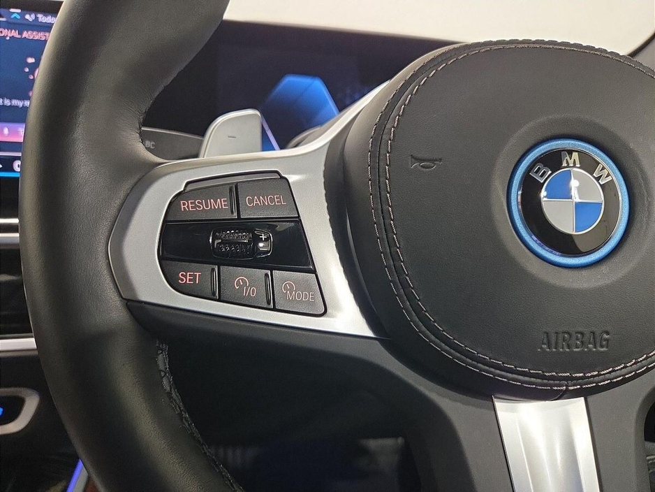 2025 BMW X5 - image 17