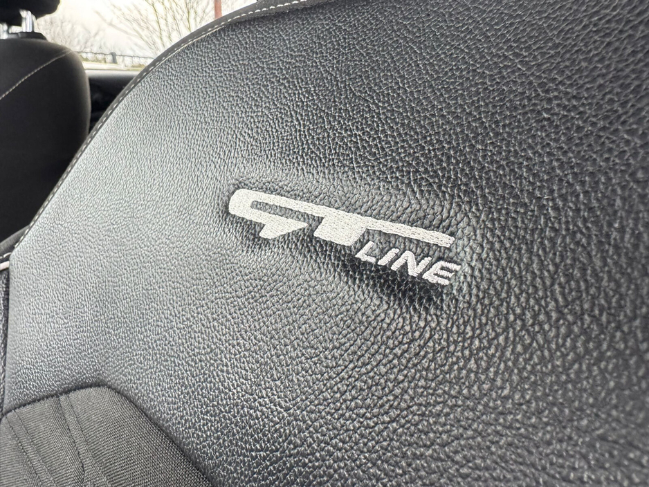 2023 Kia Ceed - image 9