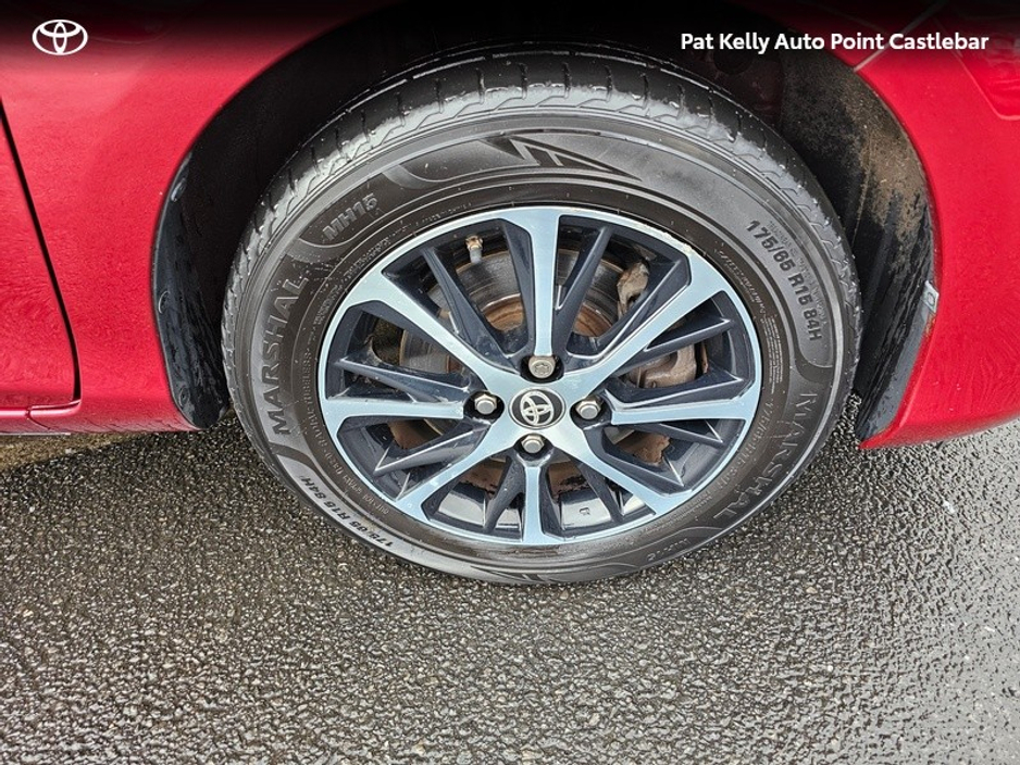 2018 Toyota Yaris - image 15