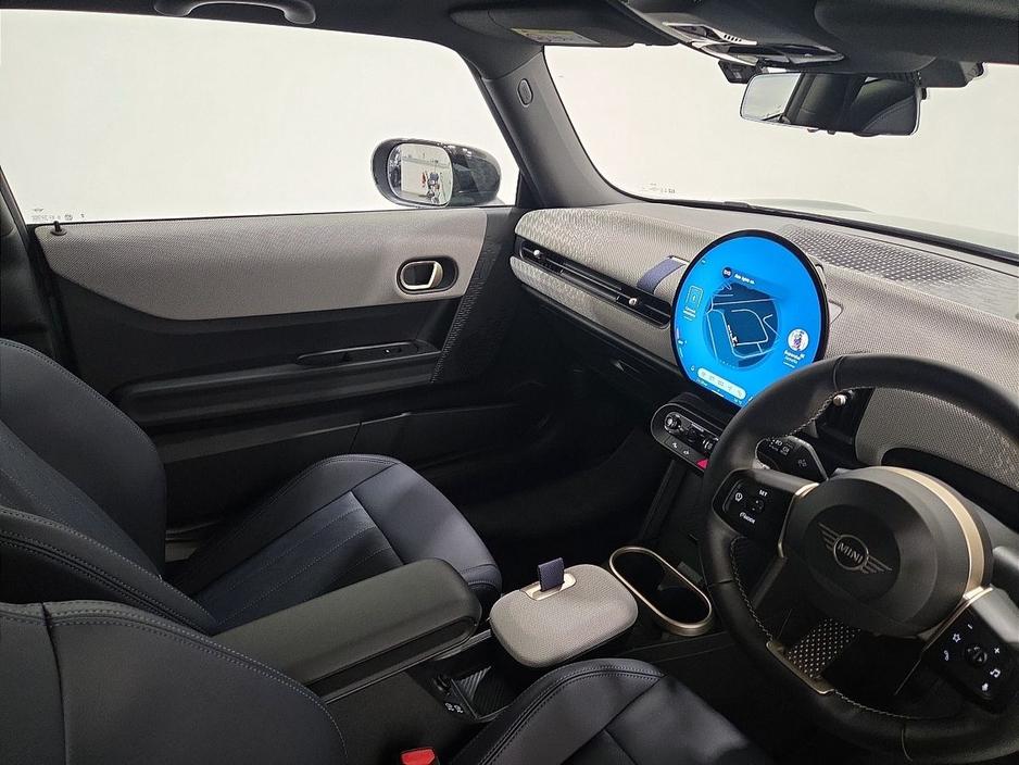 2024 MINI Hatch - image 12