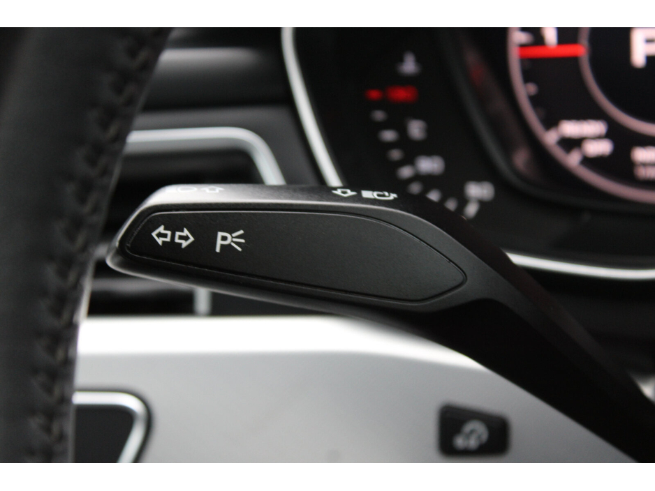 2017 Audi A4 - image 25