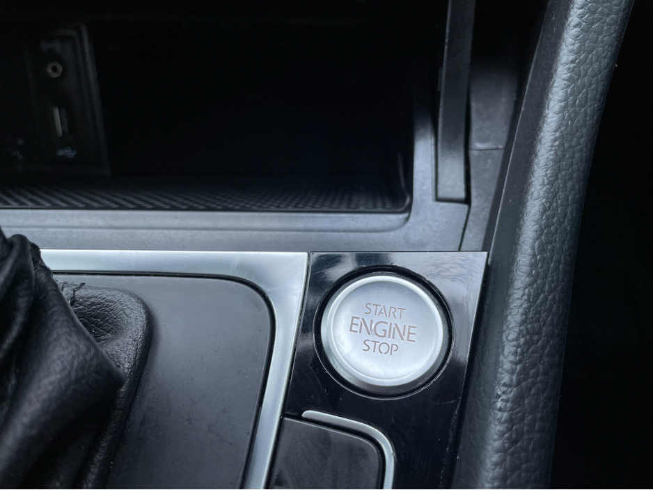 2017 Volkswagen Golf - image 19