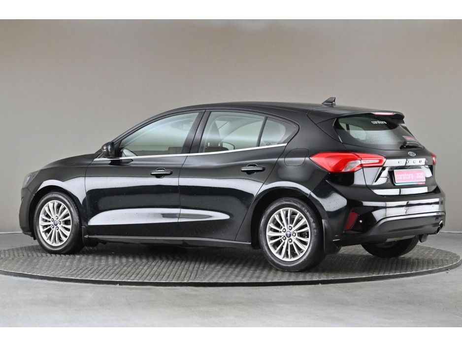 2020 Ford Focus - image 5