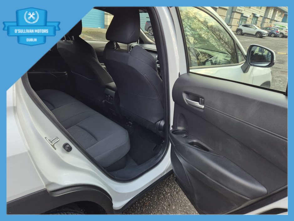 2023 Toyota Corolla CROSS LUNA 1.8 4DR AUTO €29,499