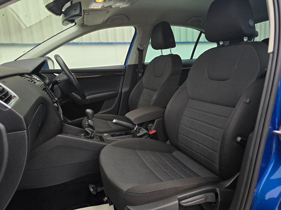 2015 Skoda Octavia - image 16