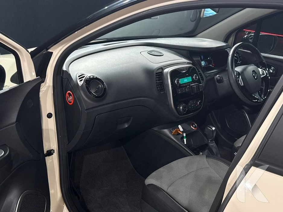 2017 Renault Captur 1.2 PETROL AUTO - CRUISE CONTROL - HEATING / AC CONTROLS - ALL ELECTRIC WINDOWS €14,450