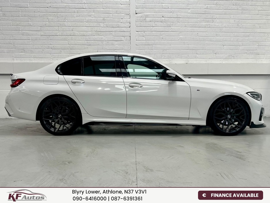 2022 BMW 3 Series - image 5