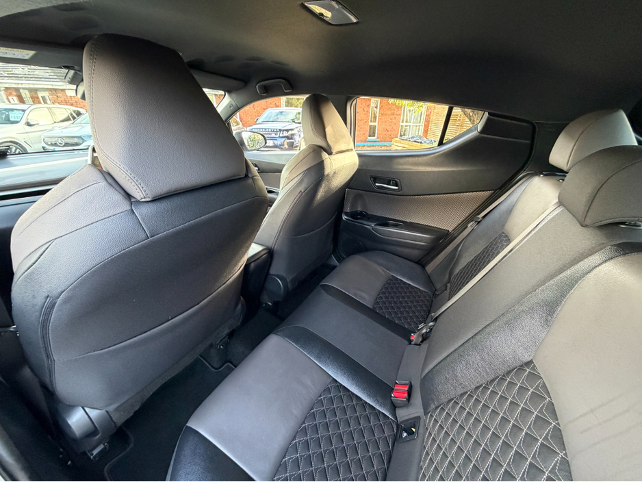 2023 Toyota C-HR KEYLESS ENTRY..FOLDING MIRRORS €22,950