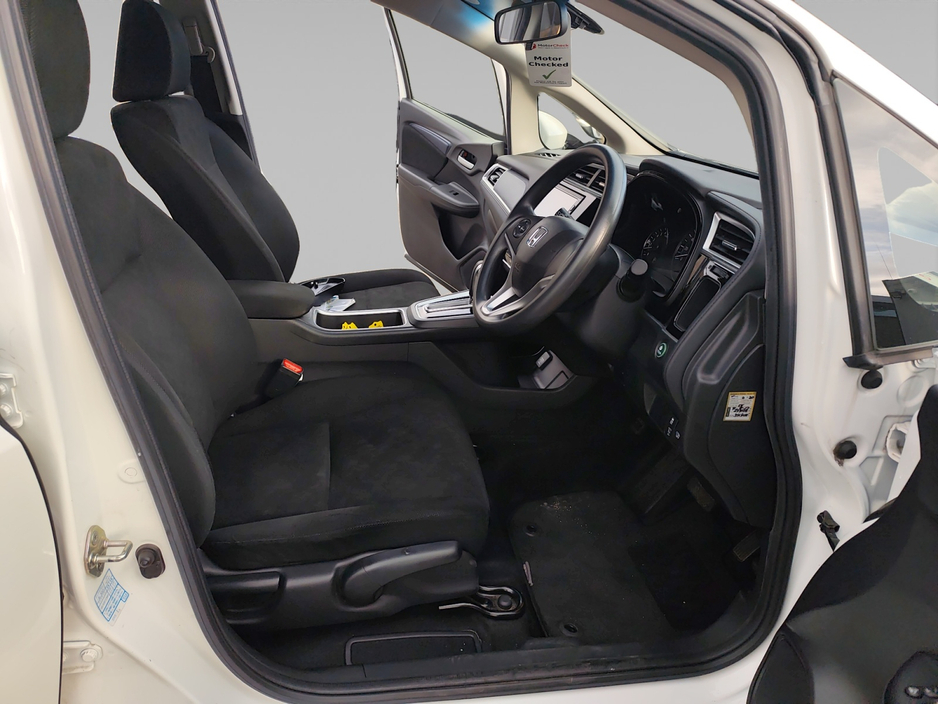 2017 Honda Shuttle - image 14