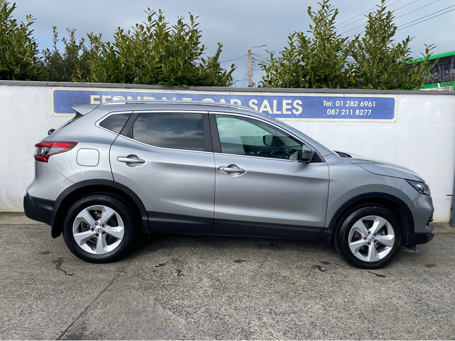 2018 Nissan Qashqai - image 2