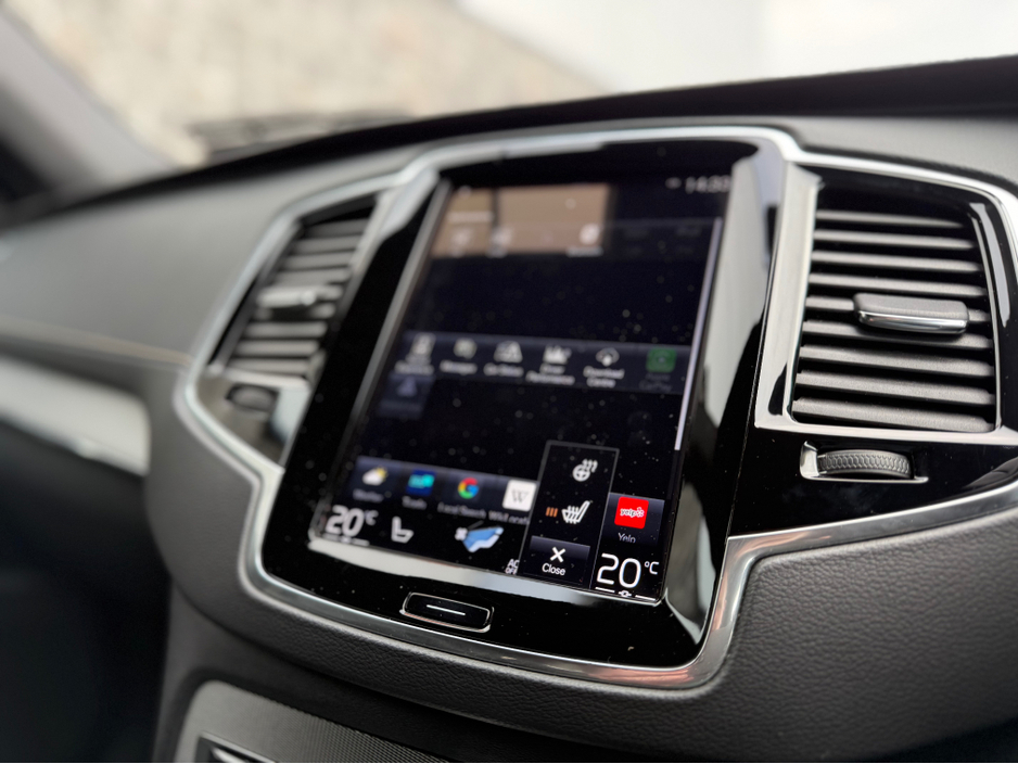 2022 Volvo XC90 - image 21