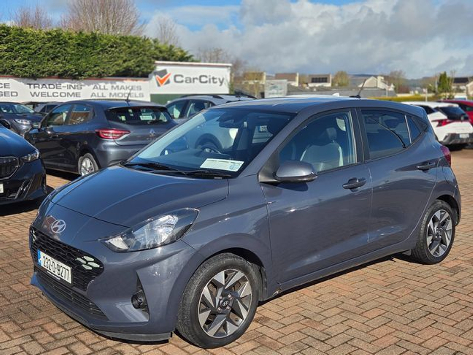 2023 Hyundai i10 - image 2