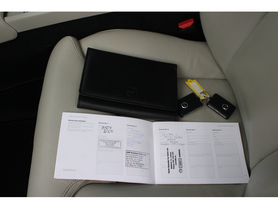 2020 Volvo S90 - image 12