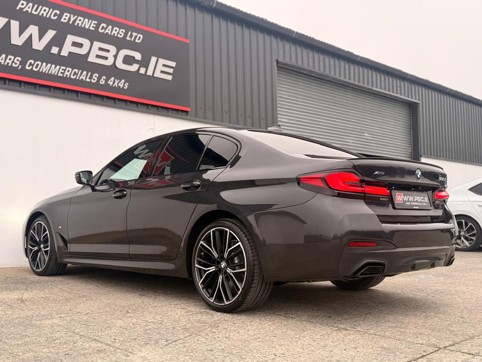 2022 BMW 5 Series - image 30