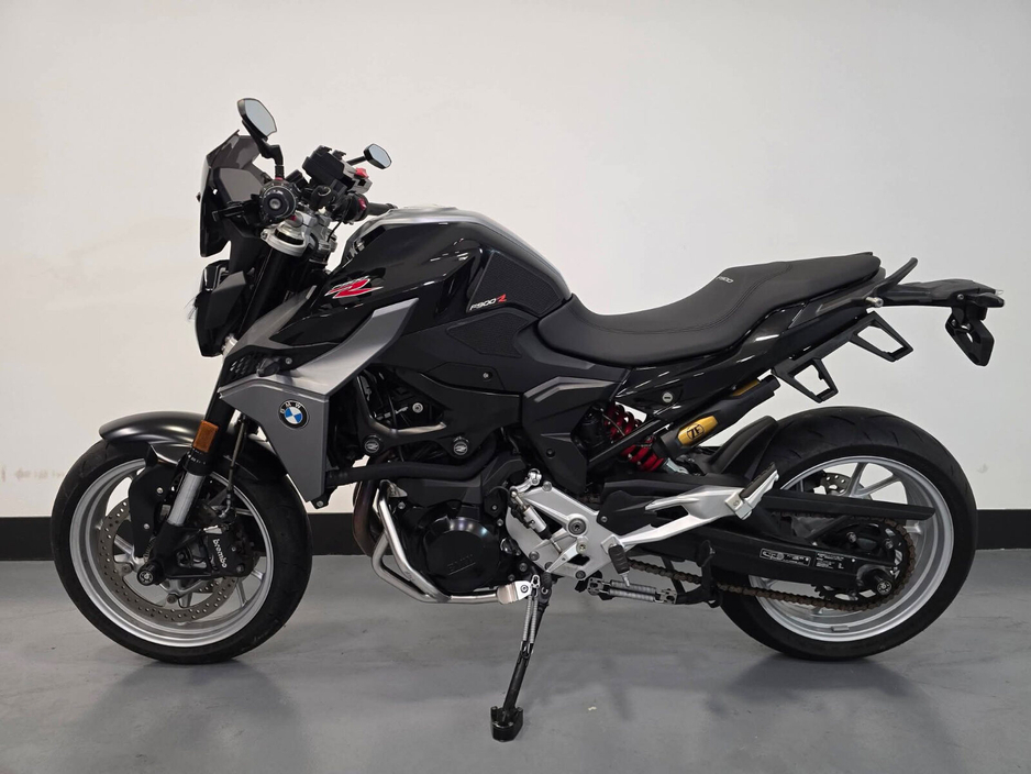 2022 BMW F900R - image 4