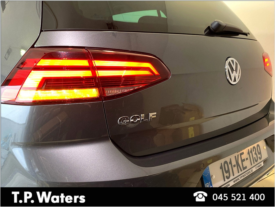 2019 Volkswagen Golf - image 8