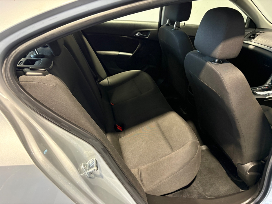2016 Opel Insignia - image 5