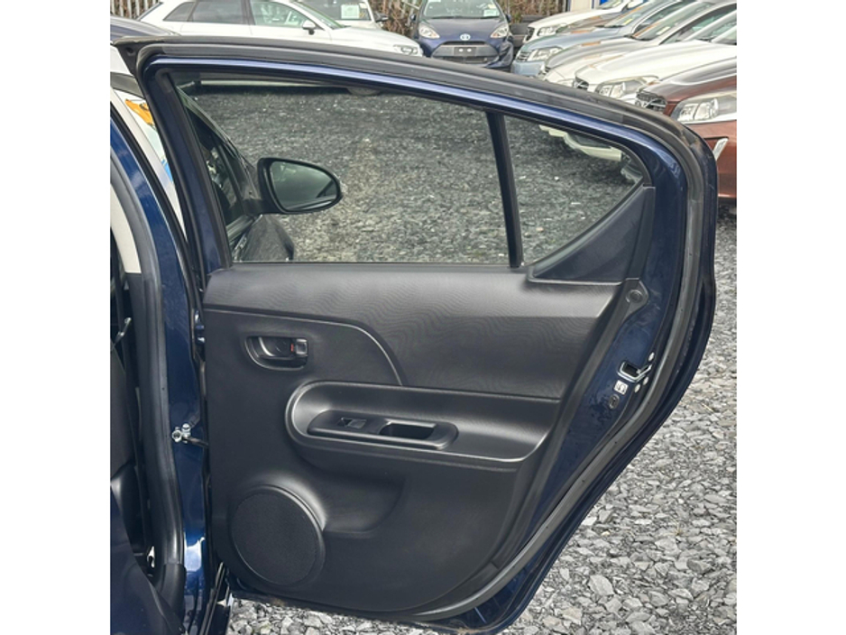 2019 Toyota Aqua - image 11