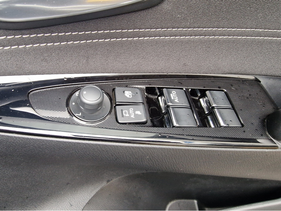 2017 Mazda Mazda2 - image 21