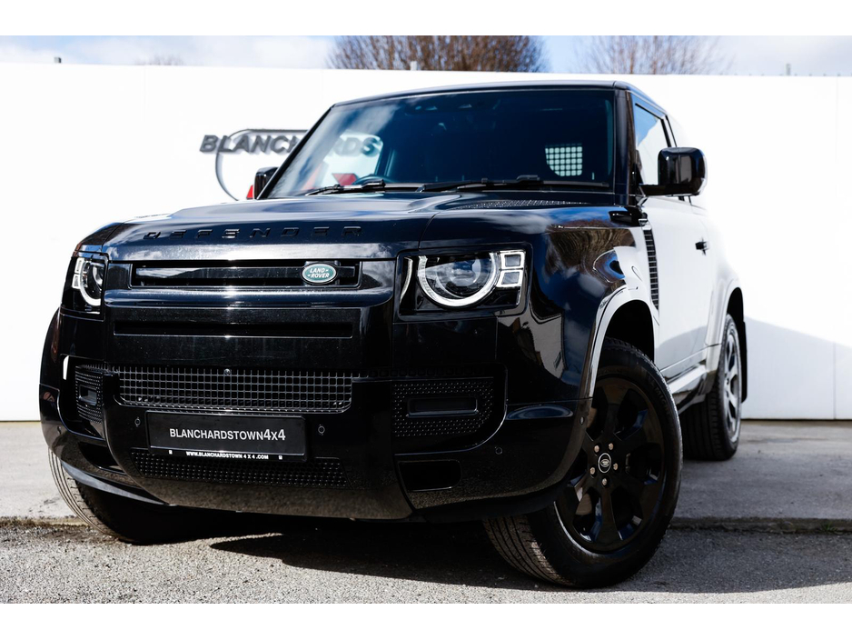 2025 Land Rover Defender - image 5