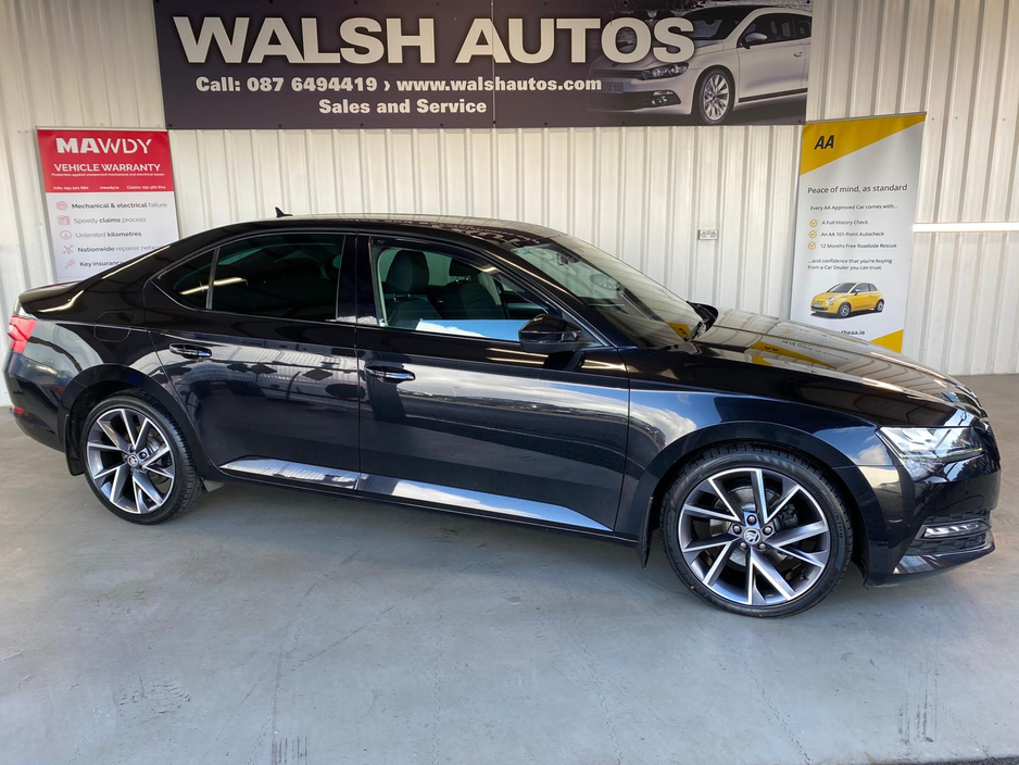 2020 Skoda Superb - image 4