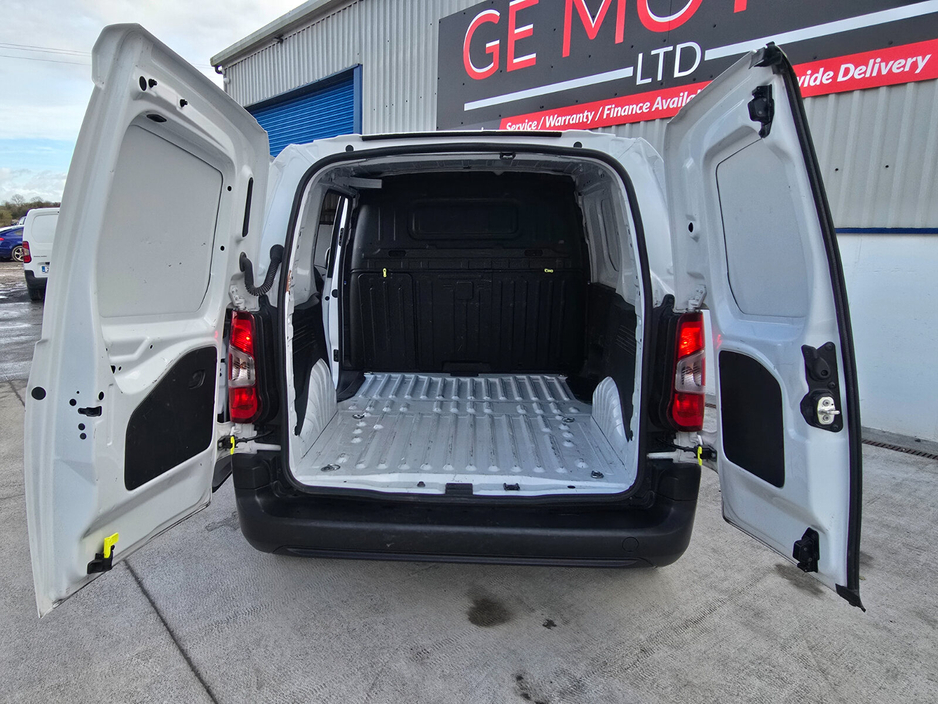 2023 Opel Combo - image 17