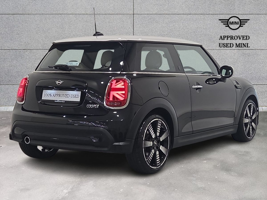 2023 MINI Hatch - image 24