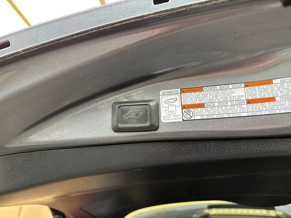 2018 Toyota Rav4 - image 21