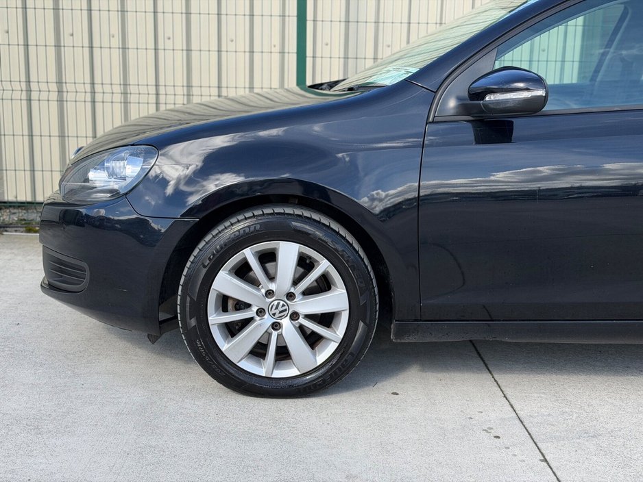 2012 Volkswagen Golf - image 8